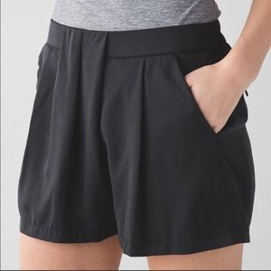 Lululemon &go Keepsake Short, Size 4